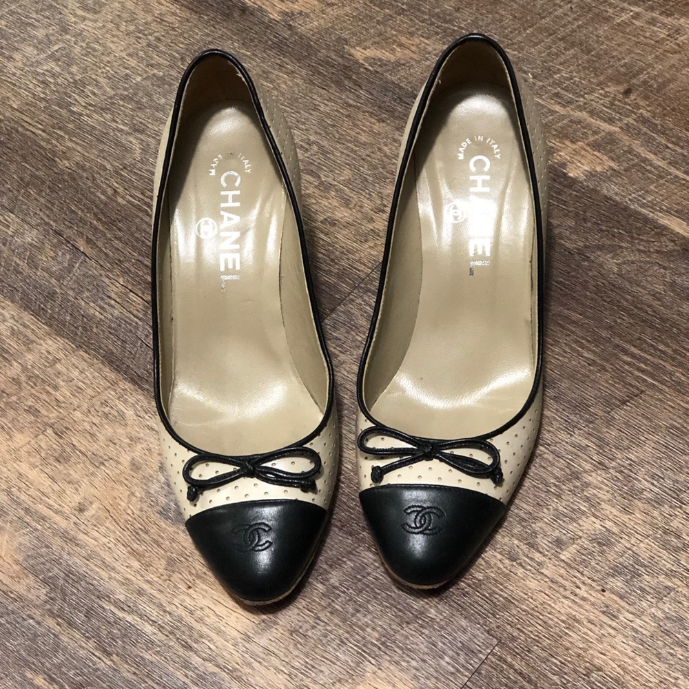 Vintage CHANEL heels!